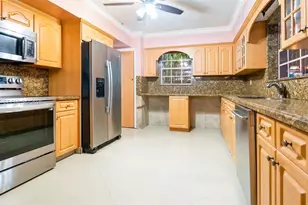 315 NW 124th St, North Miami, FL 33168 - Photo 11