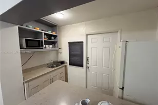 1061 NE 137th St, North Miami, FL 33161 - Photo 7