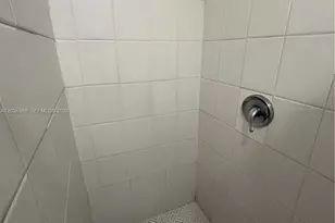 1061 NE 137th St, North Miami, FL 33161 - Photo 5