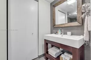 690 SW 1st Ct, Miami, FL 33130 - Photo 13