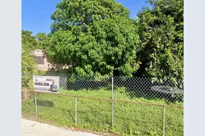 291 W 49th St, Hialeah, FL 33012 - Photo 3