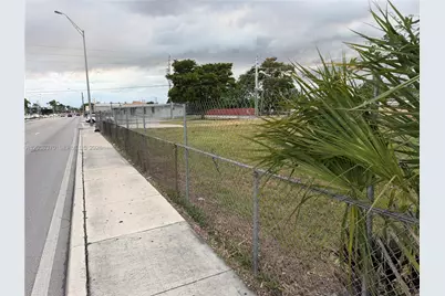 291 W 49th St, Hialeah, FL 33012 - Photo 3