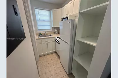300 Sunset Dr #15, Fort Lauderdale, FL 33301 - Photo 5