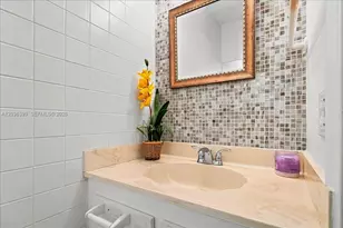 8902 Palm Tree Ln, Pembroke Pines, FL 33024 - Photo 13