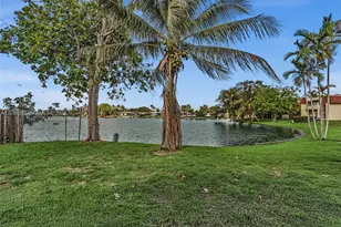 8902 Palm Tree Ln, Pembroke Pines, FL 33024 - Photo 39