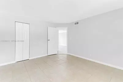 7900 Fairview Dr #105, Tamarac, FL 33321 - Photo 11