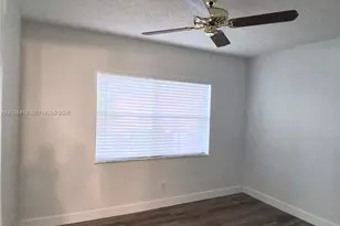 9460 Sunrise Lakes Blvd, Sunrise, FL 33322 - Photo 15