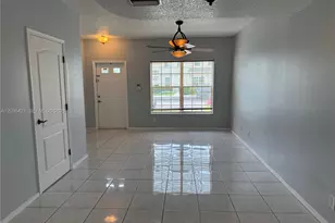 77 Simonton Creek, Weston, FL 33326 - Photo 3