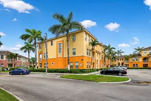 10012 NW 7th St, Miami, FL 33172 - Photo 19