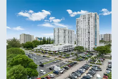 2750 NE 183rd St #504, Aventura, FL 33160 - Photo 3