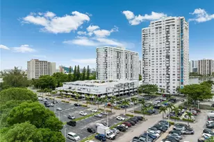 2750 NE 183rd St, Aventura, FL 33160 - Photo 3