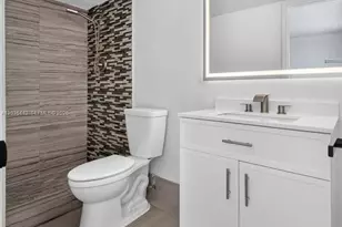 1101 NE 191st St, Miami, FL 33179 - Photo 15