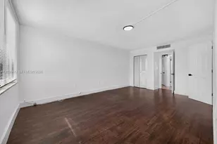 1101 NE 191st St, Miami, FL 33179 - Photo 11