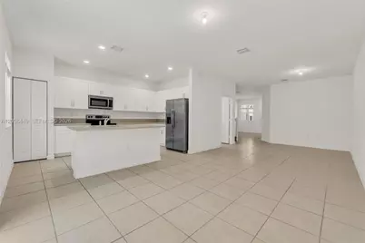 2683 SE 12th St, Homestead, FL 33035 - Photo 11