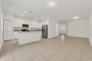 2683 SE 12th St, Homestead, FL 33035 - Photo 11