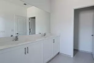 2683 SE 12th St, Homestead, FL 33035 - Photo 11