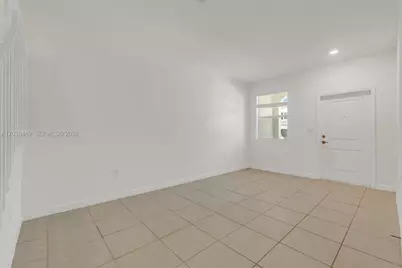 2683 SE 12th St, Homestead, FL 33035 - Photo 5