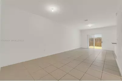 2683 SE 12th St, Homestead, FL 33035 - Photo 7