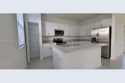 2683 SE 12th St, Homestead, FL 33035 - Photo 5
