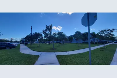 2683 SE 12th St, Homestead, FL 33035 - Photo 23