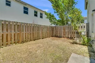 2683 SE 12th St, Homestead, FL 33035 - Photo 17
