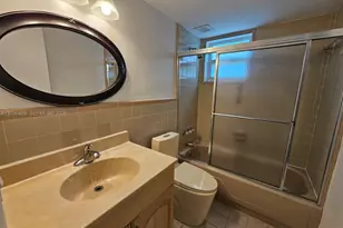 520 NE 38th St, Miami, FL 33137 - Photo 3