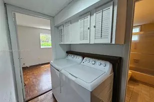 520 NE 38th St, Miami, FL 33137 - Photo 5