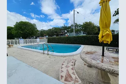 520 NE 38th St #12, Miami, FL 33137 - Photo 1