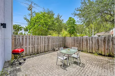170 NW 158th St #2, Miami, FL 33169 - Photo 9