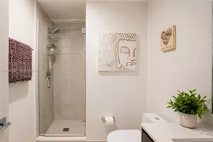 488 NE 18th St, Miami, FL 33132 - Photo 9