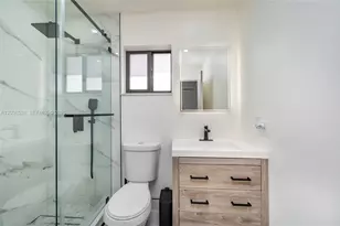 8724 NW 149th Terrace, Miami Lakes, FL 33018 - Photo 19