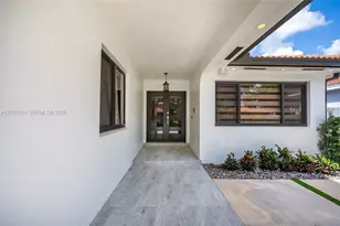 8724 NW 149th Terrace, Miami Lakes, FL 33018 - Photo 3