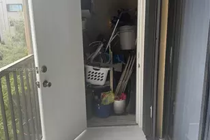 8625 NW 8th St, Miami, FL 33126 - Photo 27