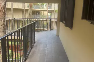 8625 NW 8th St, Miami, FL 33126 - Photo 35