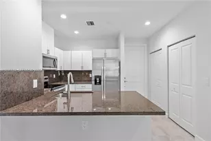 5745 SW 44th Ct, Davie, FL 33314 - Photo 9