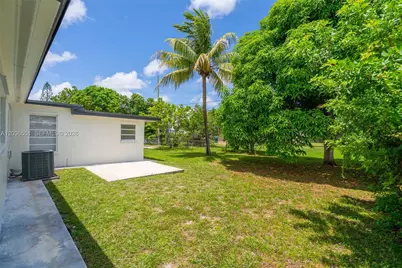 19425 NW 39th Ave, Miami Gardens, FL 33055 - Photo 11