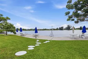 1040 Crystal Lake Dr, Deerfield Beach, FL 33064 - Photo 25