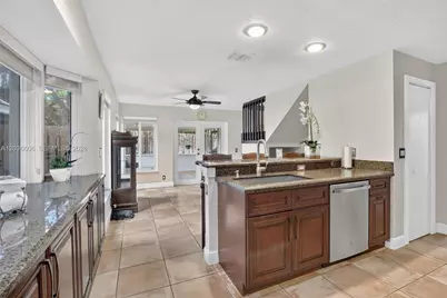 8815 Woodside Ct, Davie, FL 33328 - Photo 13
