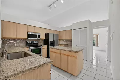 1334 NW 127th Dr, Sunrise, FL 33323 - Photo 31
