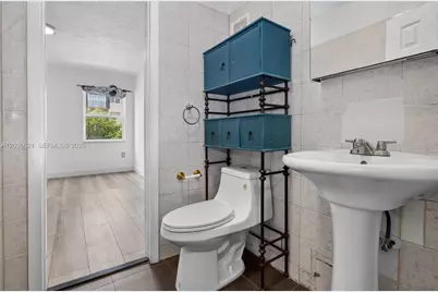 6070 W 18th Ave #209, Hialeah, FL 33012 - Photo 23