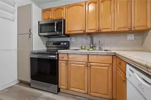 6070 W 18th Ave, Hialeah, FL 33012 - Photo 7