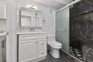 6070 W 18th Ave, Hialeah, FL 33012 - Photo 21