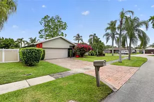 6961 NW 20th Ct, Margate, FL 33063 - Photo 3