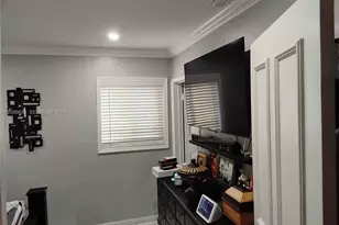 911 W Country Club Cir, Plantation, FL 33317 - Photo 29