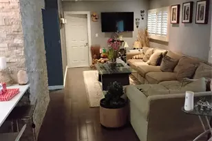 911 W Country Club Cir, Plantation, FL 33317 - Photo 11