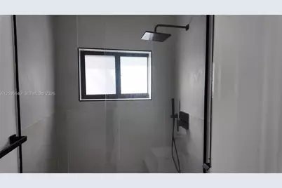550 SW 10th St #7, Miami, FL 33130 - Photo 5
