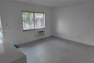 550 SW 10th St, Miami, FL 33130 - Photo 5