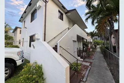 550 SW 10th St #7, Miami, FL 33130 - Photo 3
