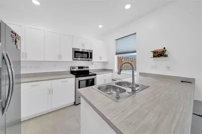2632 SE 11th Ct, Homestead, FL 33035 - Photo 13