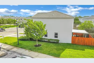 2632 SE 11th Ct, Homestead, FL 33035 - Photo 3